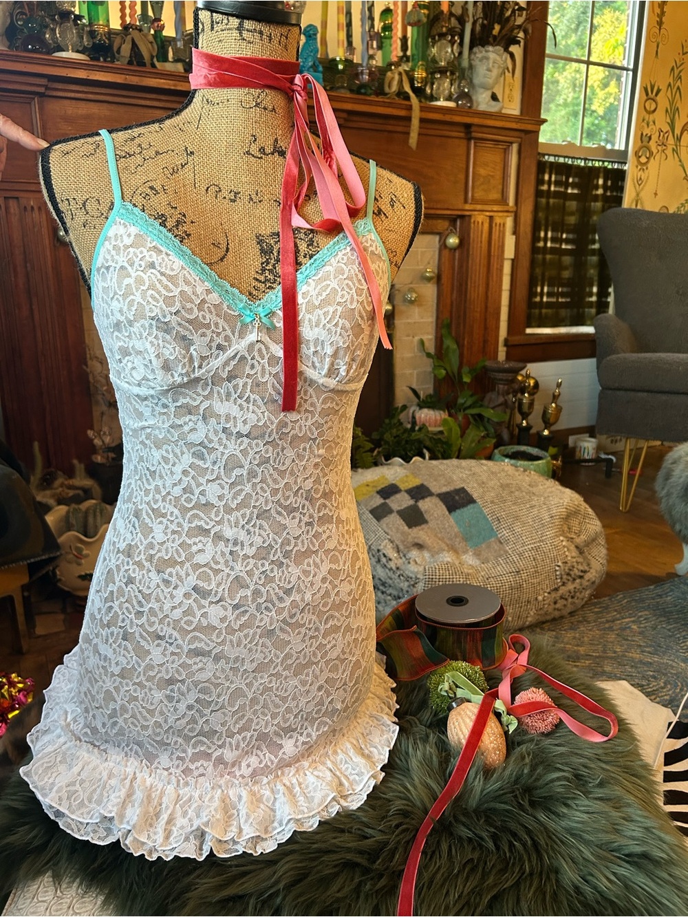 Vintage 2009 Victoria's Secret White Lace Teal Trim Ruffle Slip Dress Size